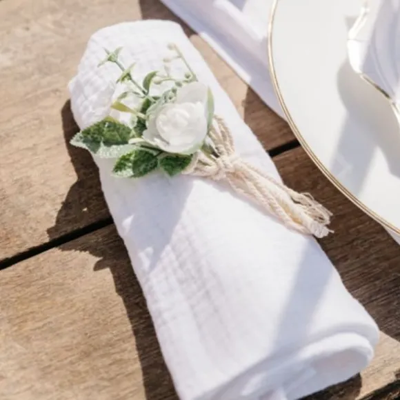 Bouquet de feuillage, de rose blanche et de jasmin - 14 cm