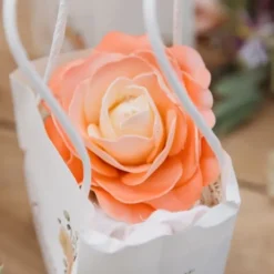 Bouquet de 6 roses en mousse - 9 x 25 cm - Couleur au choix
