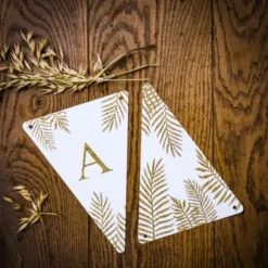 5 Fanions Blancs et Paillettes Or " A " - Fougère