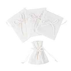4 pochons blancs avec cœurs rouges en organza - 8 x 10 cm